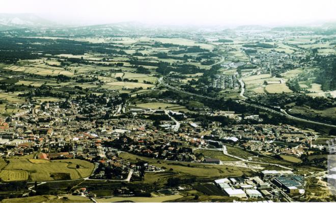 Vista aèria de Centelles, presa des del sud