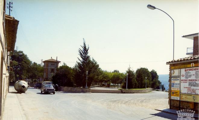 Cruïlla del carrer Sant Jaume amb la plaça del Pla del Mestre i escales de l'accés oest al parc del Pla del Mestre
