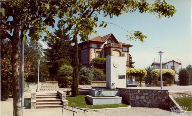 Zona de la font homenatge a la Festa del Pi al parc del Pla del Mestre