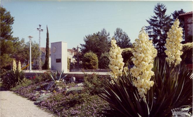 Zona de la font homenatge a la Festa del Pi al parc del Pla del Mestre