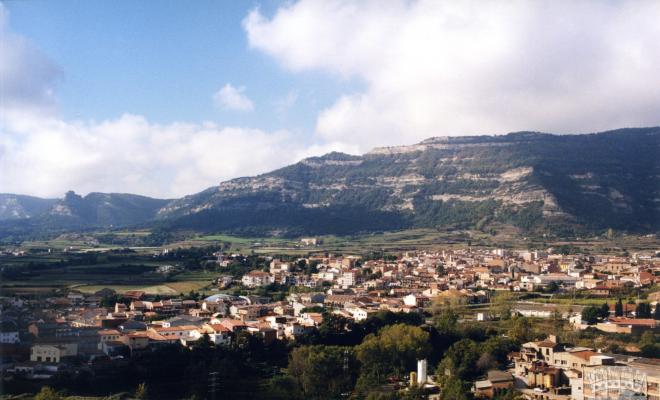 Vista general de Centelles, presa des del Pla de les Forques
