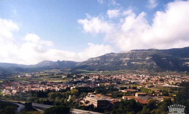 Vista general de Centelles, presa des del Pla de les Forques