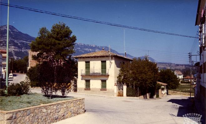 Cruïlla de la plaça General Asensio, el carrer Descatllar i el carrer Manlleu