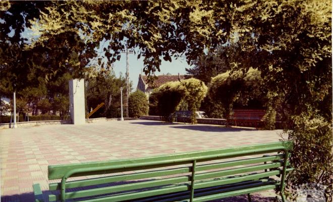 Zona de la font homenatge a la Festa del Pi al parc del Pla del Mestre