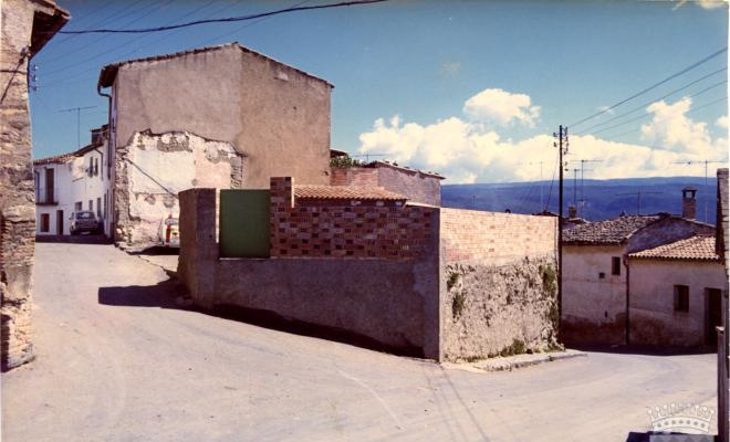 Cruïlla del carrer Serrat i el carrer Sant Jaume