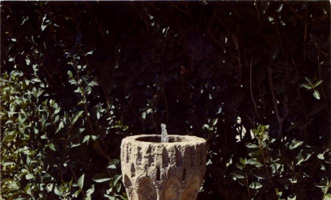 Font instal·lada al pati de l'escola nacional d'EGB