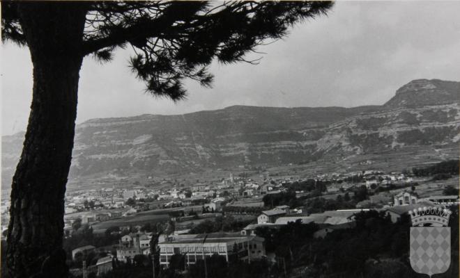 Vista general de Centelles, presa des del Pla de les Forques