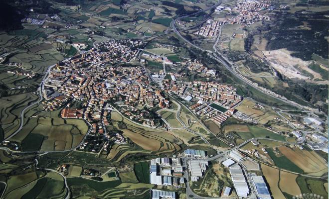 Vista aèria de Centelles, presa des del sud