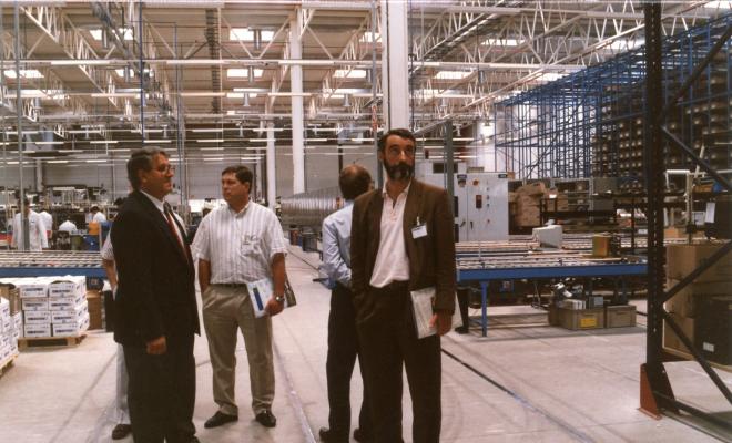 Alcalde i regidors visiten l'empresa TELESINCRO