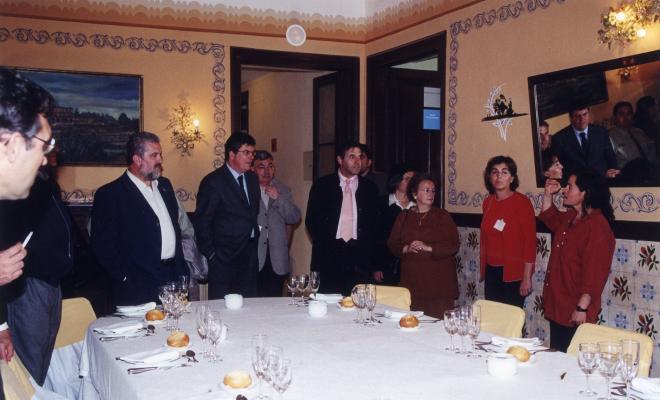 Alcaldesses i alcaldes visiten Can Coll