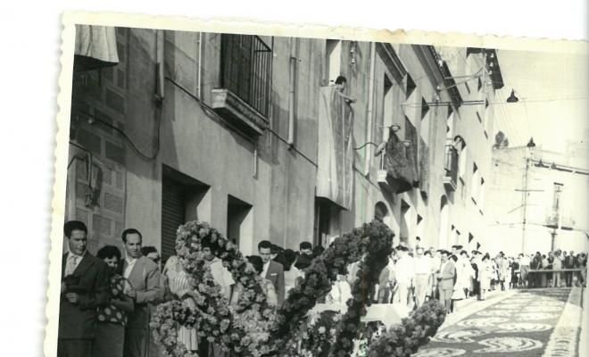 Catifes de flors. Altar serpentejat