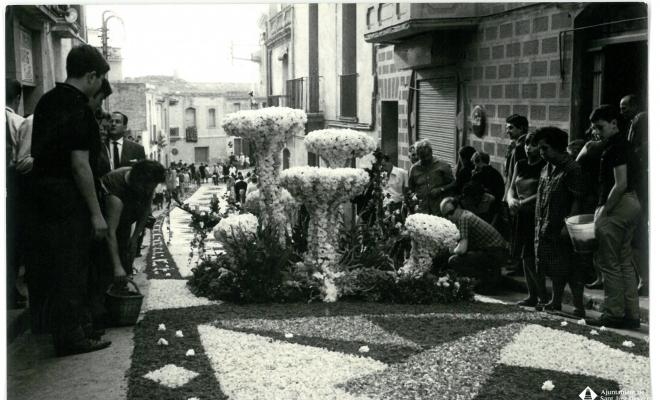 Catifes de flors. Altar bolets. Preparatius. 