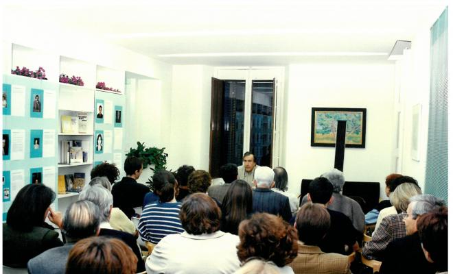 Xerrada dins l'exposició autors locals. Festes de Tardor