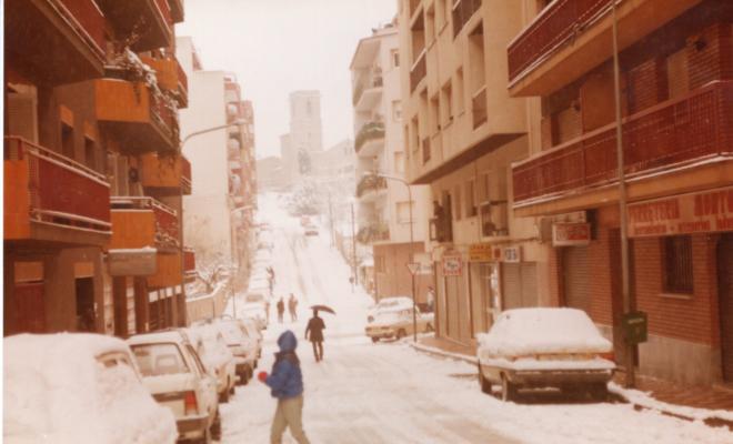 Carrer de Joan XXIII nevat
