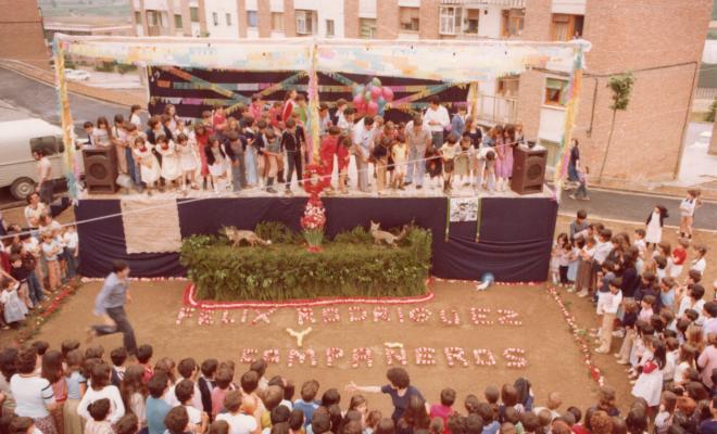 Homenatge a Félix Rodríguez de la Fuente a la plaça del Poble de Montornès Nord