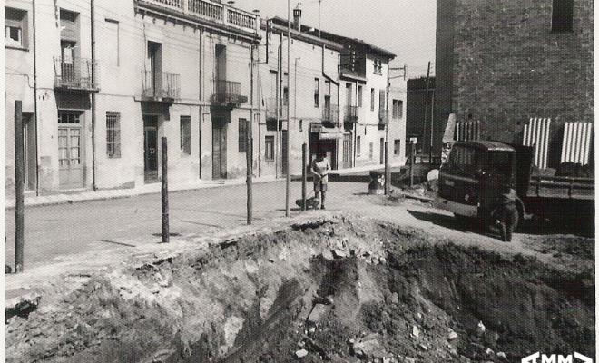 Construcció del bloc de pisos del carrer Sant Lluís i carrer Prat de la Riba