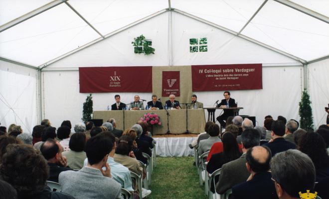 Glossa dels 150 anys de Verdaguer, a càrrec de Pere Farrés, amb Joaquim Molas i Ricard Torrents