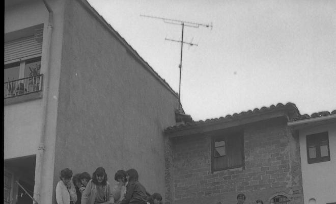 Mostra d'oficis al pati de la Casa Museu Verdaguer durant la Festa Verdaguer organitzat per Joventut Verdaguer