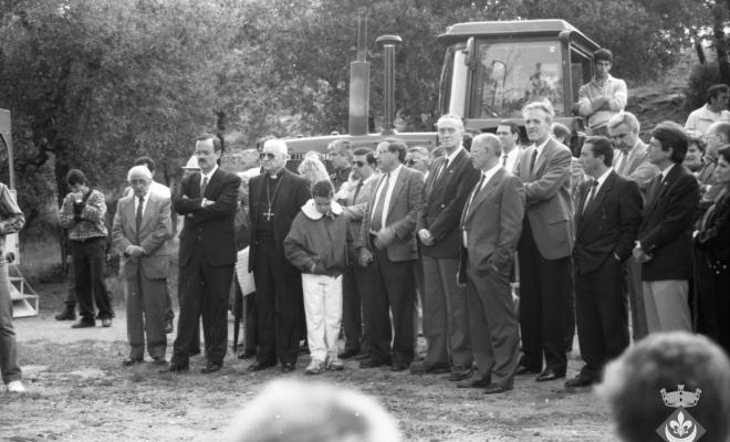 Inauguració dels monòlits de la ruta Verdaguer. Autoritats, Josep Maria Guix i Ferreres, bisbe de Vic, Joaquim Xicoy i Bassegoda, president del Parlament de Catalunya, Miquel Masramon Tenas, alcalde de Folgueroles, Enric Castellnou i Alberch, diputat al