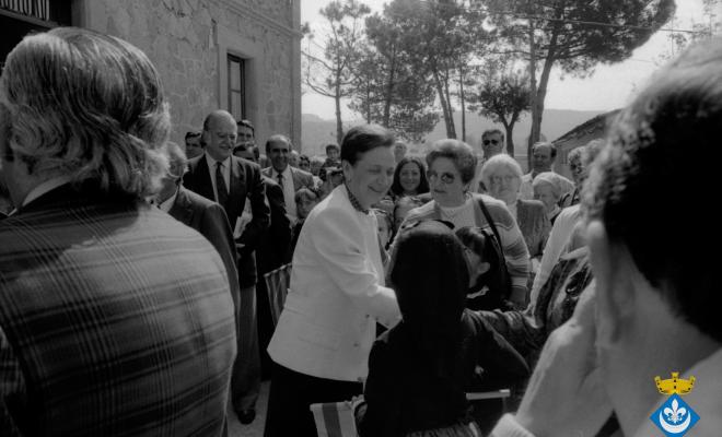 Festa Verdaguer. Recepció d'autoritats. Marta Ferrussola, primera dama de Catalunya, Josep Aguilar, alcalde de Calldetenes