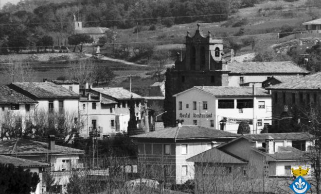 Perspectives de Folgueroles, al fons l'ermita de la Damunt