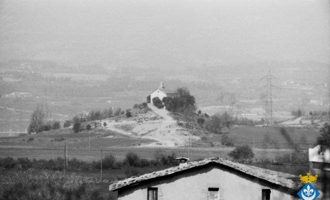 Perspectives de Folgueroles. Ermita de Sant Jordi de Puigseslloses, en primer terme les Codinoies