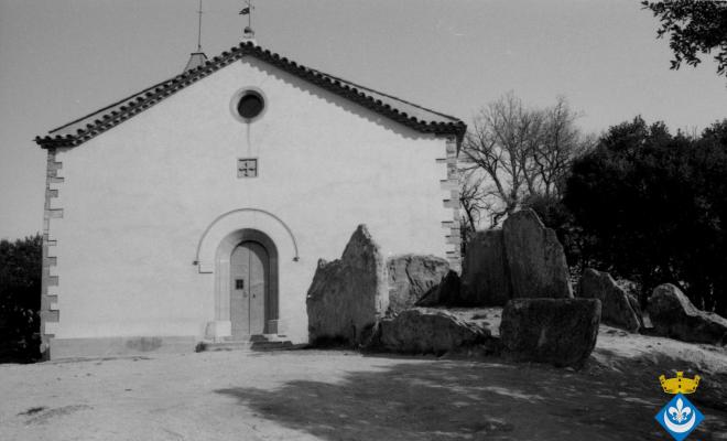 Indrets ruta Verdagueriana. Ermita i dòlmen de Sant Jordi de Puigseslloses