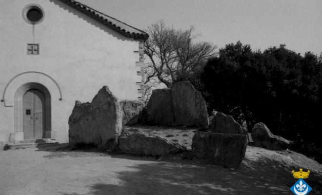 Indrets ruta Verdagueriana. Ermita i dòlmen de Sant Jordi de Puigseslloses