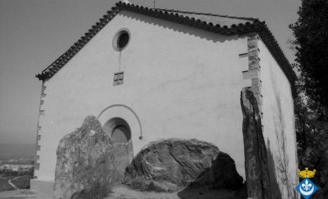 Indrets ruta Verdagueriana. Ermita i dòlmen de Sant Jordi de Puigseslloses