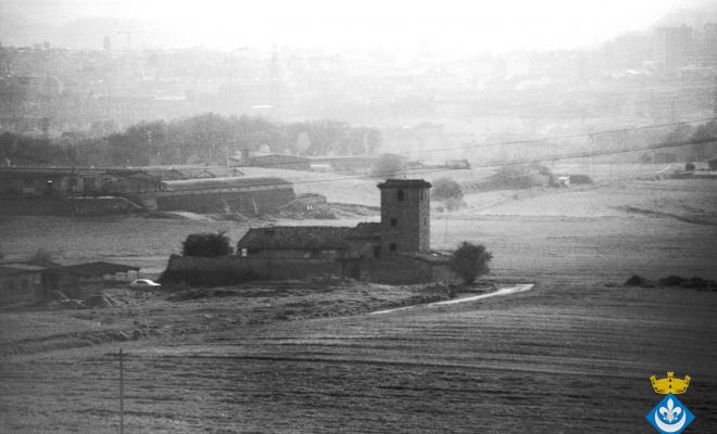 Torre de Morgadès amb Vic al fons
