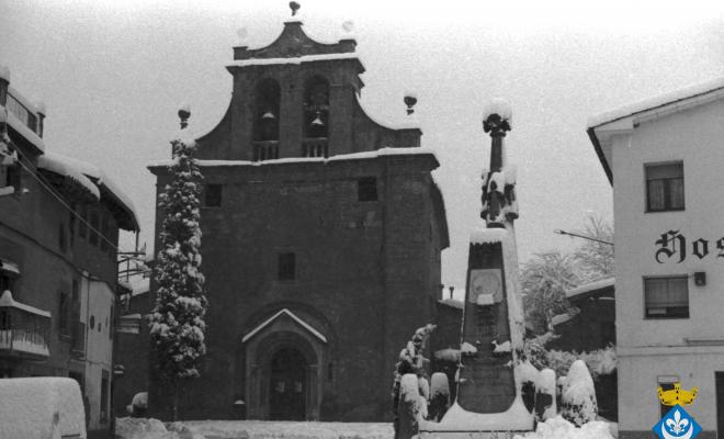 Nevada a Folgueroles. Església de Santa Maria i Pedró
