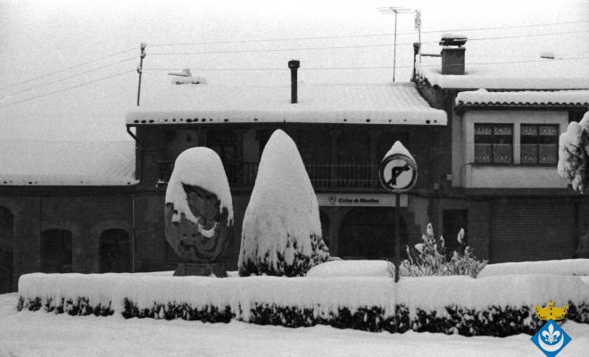 Nevada a Folgueroles. Monument a l'Atlàntida