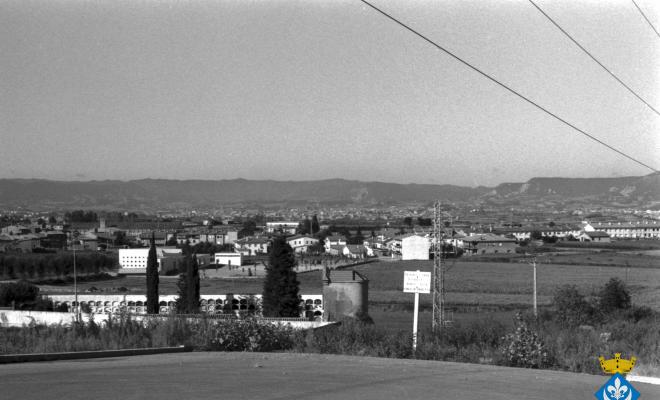 Panoràmica de Folgueroles. En primer terme el cementiri