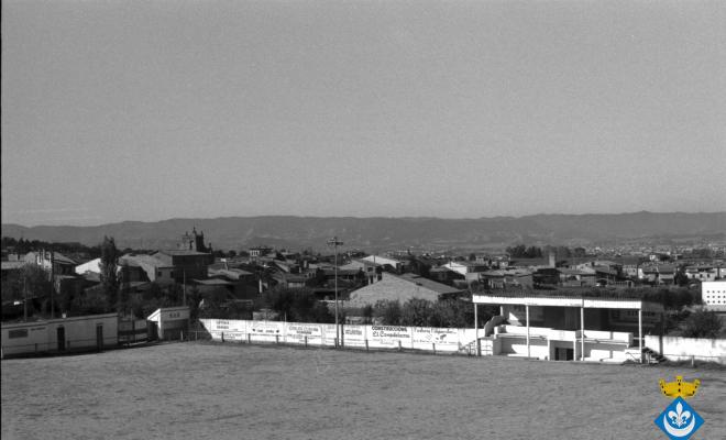 Panoràmica de Folgueroles. En primer terme el camp de futbol