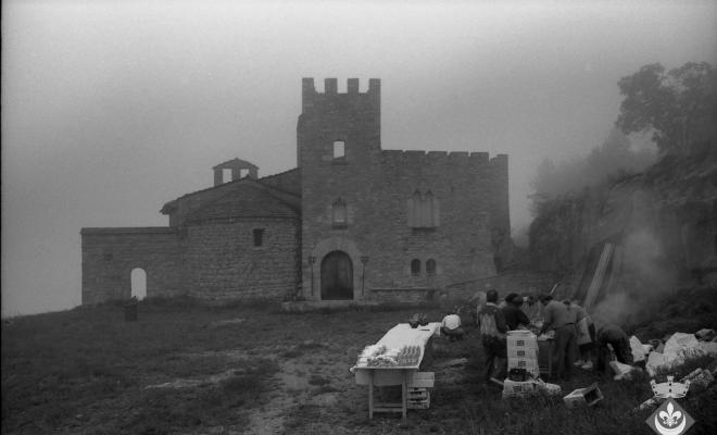 Festa Verdaguer. Caminada fins al castell  de Sant Llorenç del Munt