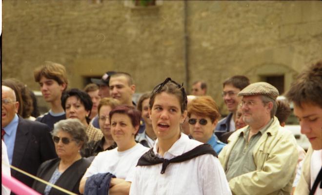 Ball de cintes dins la Festa Verdaguer