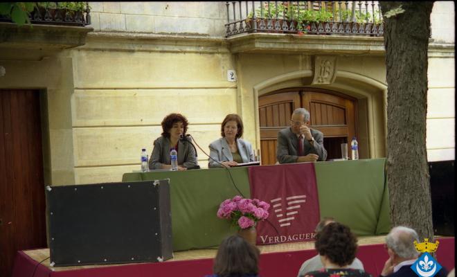 Parlaments institucionals de Festa Verdaguer a càrrec de Maria Mercè Miró que va editar Jovenívoles, Gil Orriols, alcalde de Folgueroles i Carme Torrents, directora de la casa museu Verdaguer