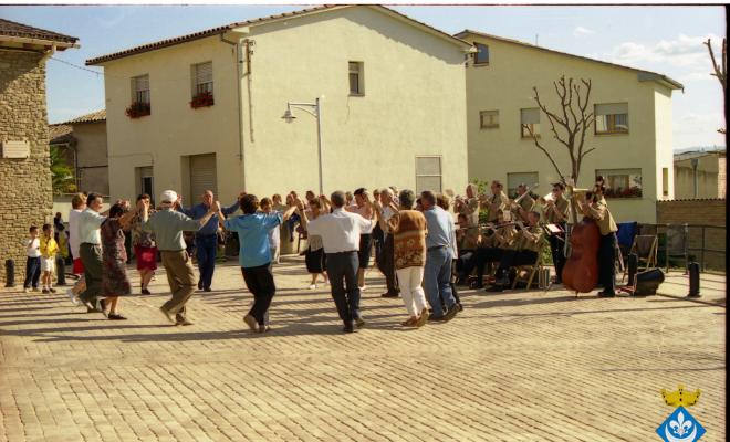 Sardanes a la plaça de la Ricardera