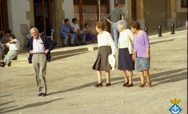 Sardanes a la plaça de la Ricardera