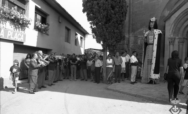 Gegants durant la processó dins els actes de la Festa Major