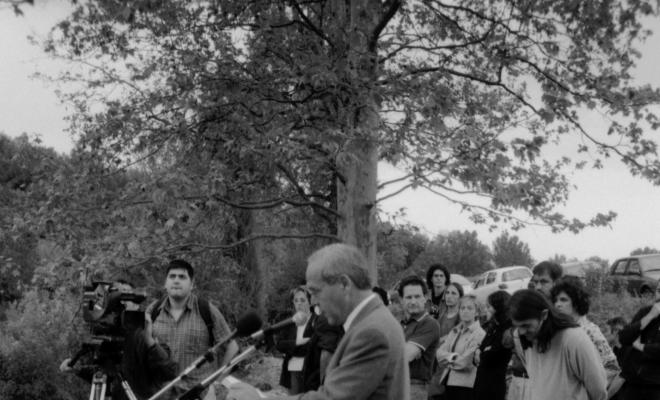 Inauguració de la signatura de la Font Trobada dins la Festa Verdaguer, obra de Perejaume. Parlament d'en PereJaume, artista, Gil Orriols, alcalde de Folgueroles, Carme Torrents, directora de la casa museu Verdaguer