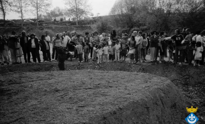 Inauguració de la signatura de la Font Trobada dins la Festa Verdaguer, obra de Perejaume
