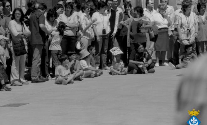 Mirant els ballets dins la Festa Verdaguer