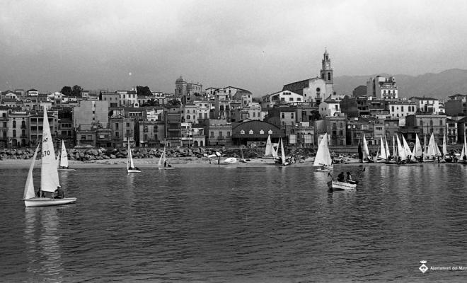 Regates de vela a la platja