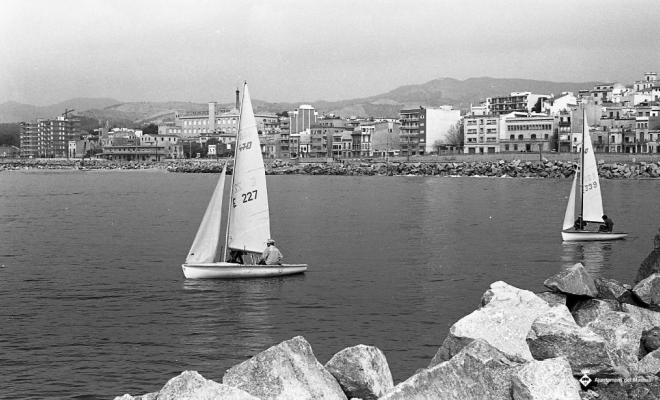 Regates de vela a la platja