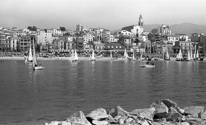 Regates de vela a la platja