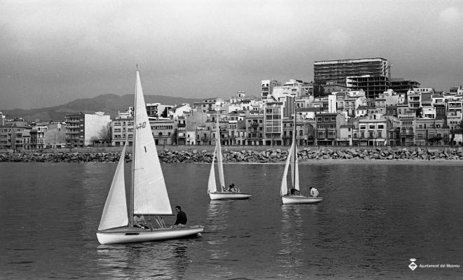 Regates de vela a la platja