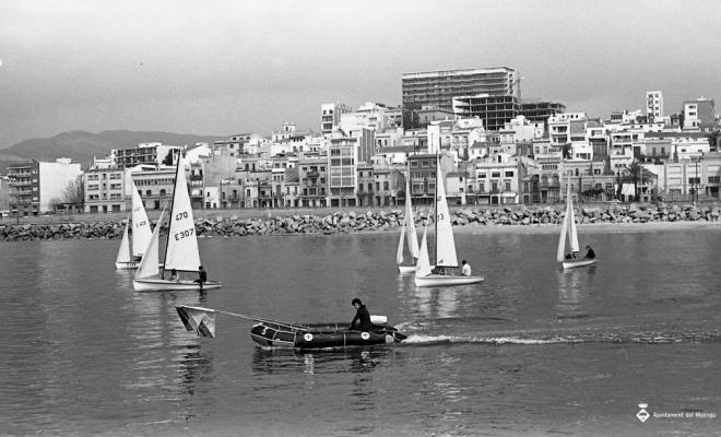 Regates de vela a la platja