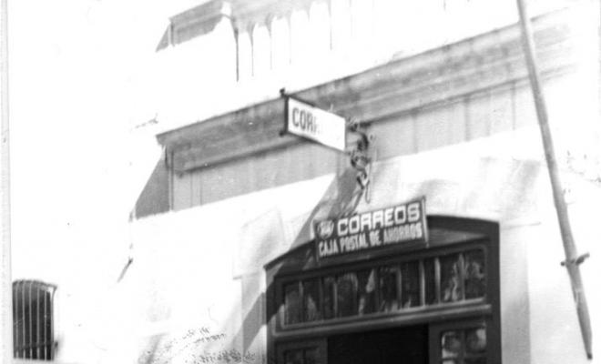 Entrada a l'oficina de correus