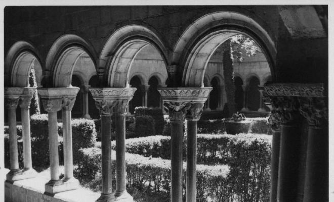 Arcs del claustre del monestir de Ripoll